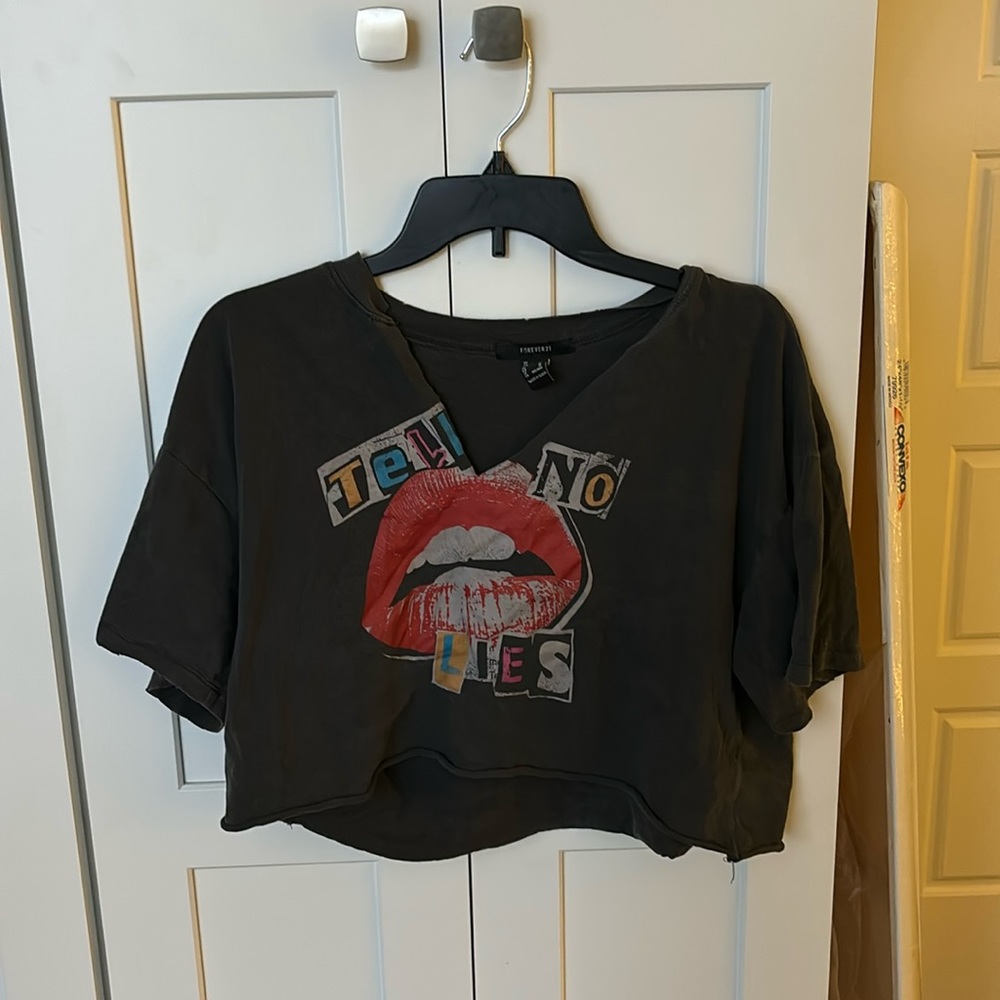 Cropped Graphic T-Shirt